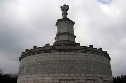 cjc_monument_-_Tropaeum_Traiani_12.jpg