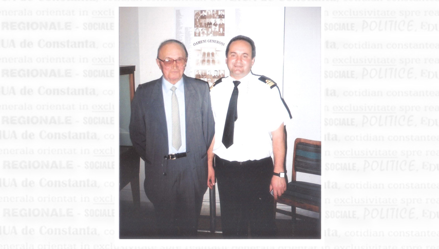 18 mai 2002. Cu comandorul (rtr) Filaret Popescu, la vernisajul expoziției „Oameni generoși”