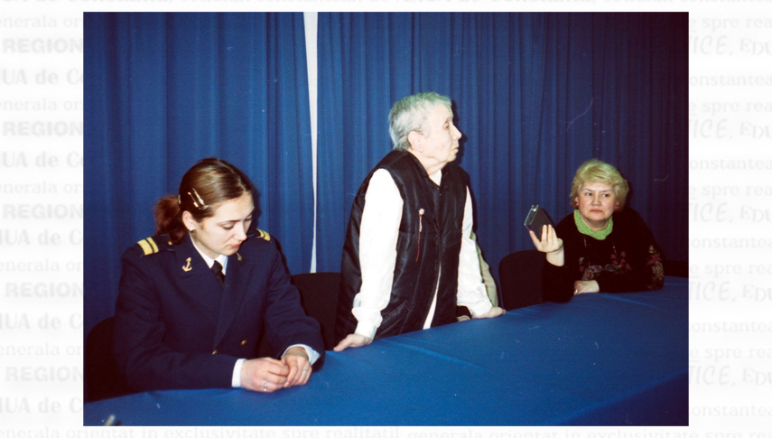 Comandantul de cursă lungă Angela Lefterescu (mijloc) împreună cu Rodica Simionescu (dreapta) la Muzeul Marinei Române