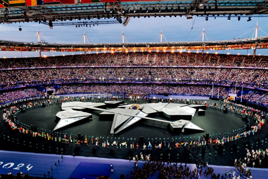 Spectacol pe Stade de France. Sursa foto: Facebook (Paris 2024; foto - Getty: Jamie Squire, Carl Recine) 