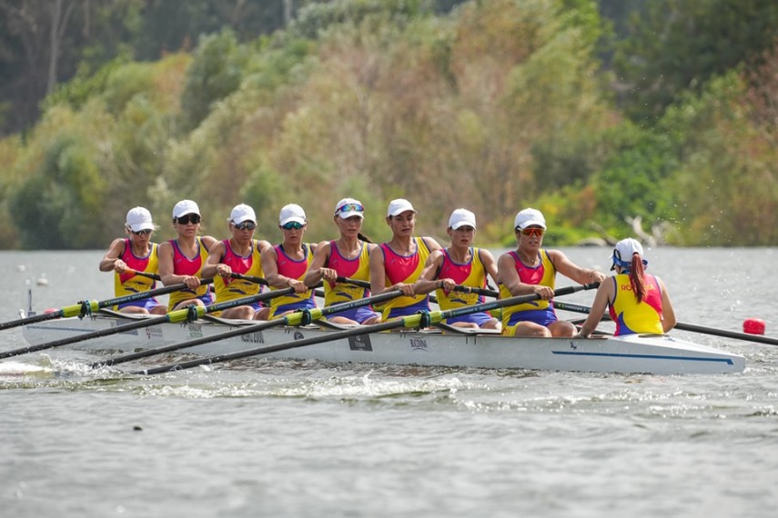 Echipajul României de 8+1 feminin. Sursa foto: Facebook (Federația Română de Canotaj; foto - Balint Czucz Photography)