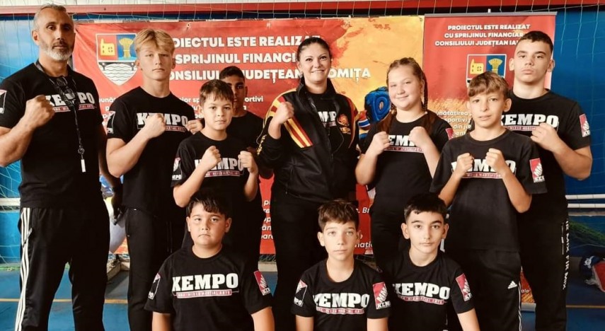 Pe podium la „Kempo Open Cup - Slobozia“. Sursa foto: Facebook (Clubul Sportiv Voința Valu lui Traian)