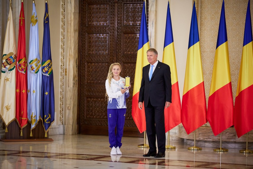 Sabrina Maneca Voinea și Klaus Iohannis. Sursa foto: Facebook (COSR)