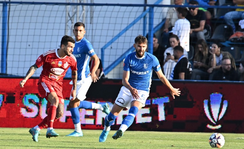 Bogdan Țîru joacă la Farul cu numărul 5. Sursa foto: Farul Constanța