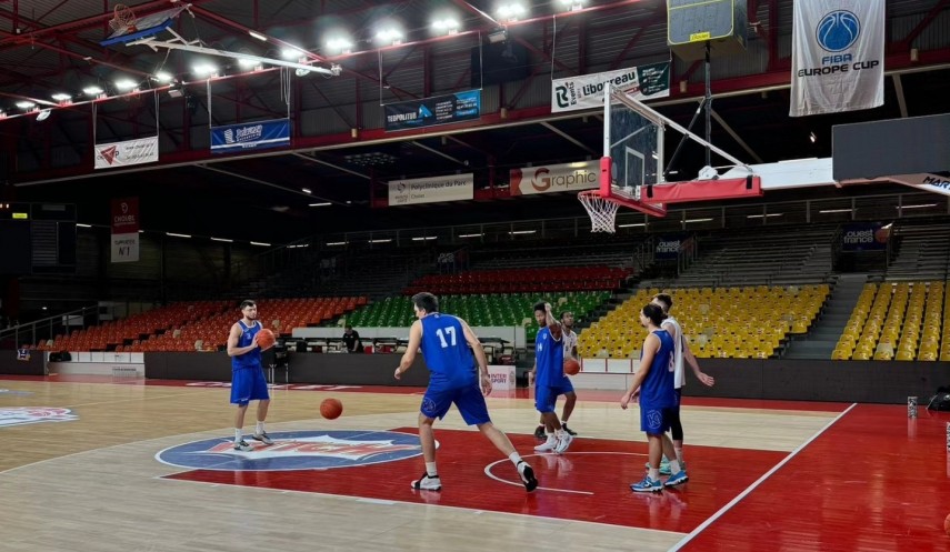 La masculin, în FIBA Europe Cup, Grupa C, echipa constănțeană joacă, în Franța, pe terenul Cholet Basket. Sursa foto: Facebook (CSM Constanța Baschet)