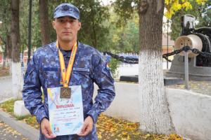 Denis Chirica, campion național la Lupte Libere, a depus jurământul militar la Școala de Maiștri Militari a Forțelor Navale