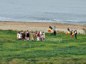 Dans și voie bună pe plaja Modern din Constanța, sub semnul tradiției românești (FOTO+VIDEO)