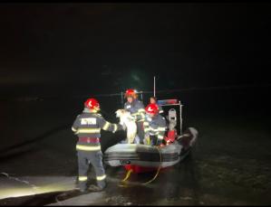 UPDATE ISU Constanța intervine pentru salvarea unui câine din Marea Neagră, pe Plaja Malibu (FOTO+VIDEO)    