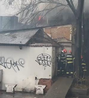 Incendiu major pe Calea Victoriei din București. Mesaj RO-ALERT trimis locuitorilor din zonă (FOTO+VIDEO) 