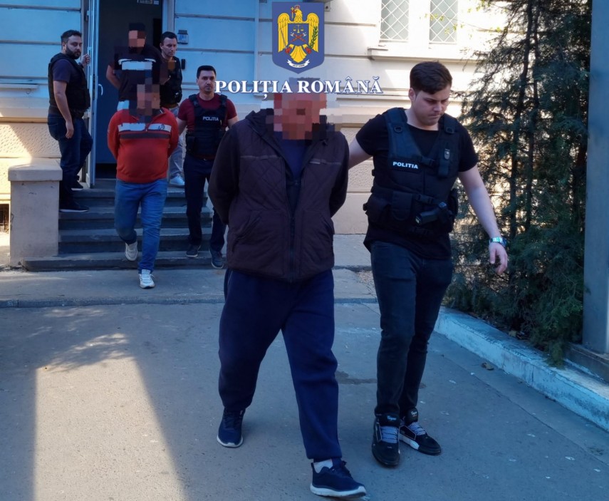 Suspecții, la IPJ Constanța - sursa foto: Poliția Română