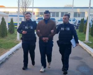 IPJ Constanța Tânăr, arestat pentru 30 de zile pentru săvârșirea mai multor infracțiuni (VIDEO)