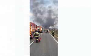 Dâmbovița Mesaj RO ALERT! O cisternă cu GPL a luat foc după ce a fost implicată într-un accident cu o altă cisternă și un autoturism  (FOTO+VIDEO)    