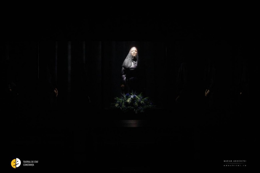 Luiza Martinescu în rolul Bernardei Alba. Foto: Teatrul de Stat Constanța