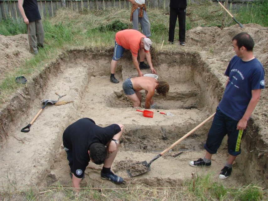 Săpături în cimitirul din Periprava, FOTO - Gheorghe Petrov