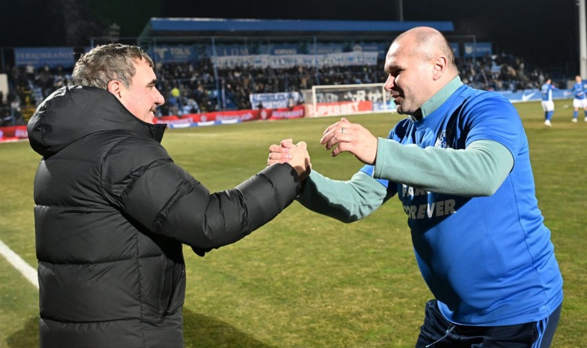 Gheorghe Hagi și Cosmin Mocanu, la meciul cu Rapid. Sursa foto: Farul Constanța