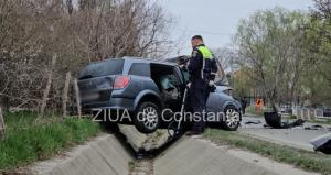 Știri Constanța azi UPDATE. Accident rutier între un autotren încărcat cu piatră și un autoturism în Sibioara. Intervin pompierii (FOTO+VIDEO)      